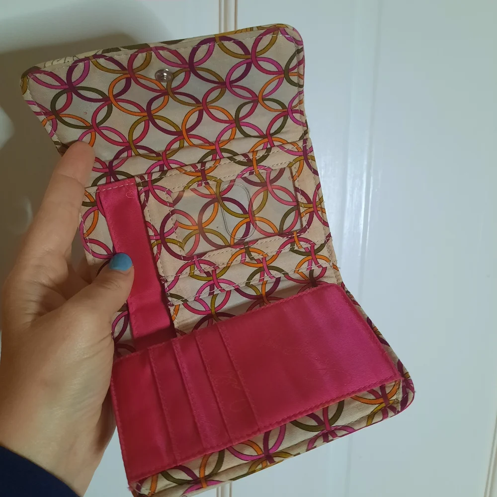 Vera Bradley Symphony in Hue Quilted Trifold Wallet‎ Floral Pink Orange Yellow